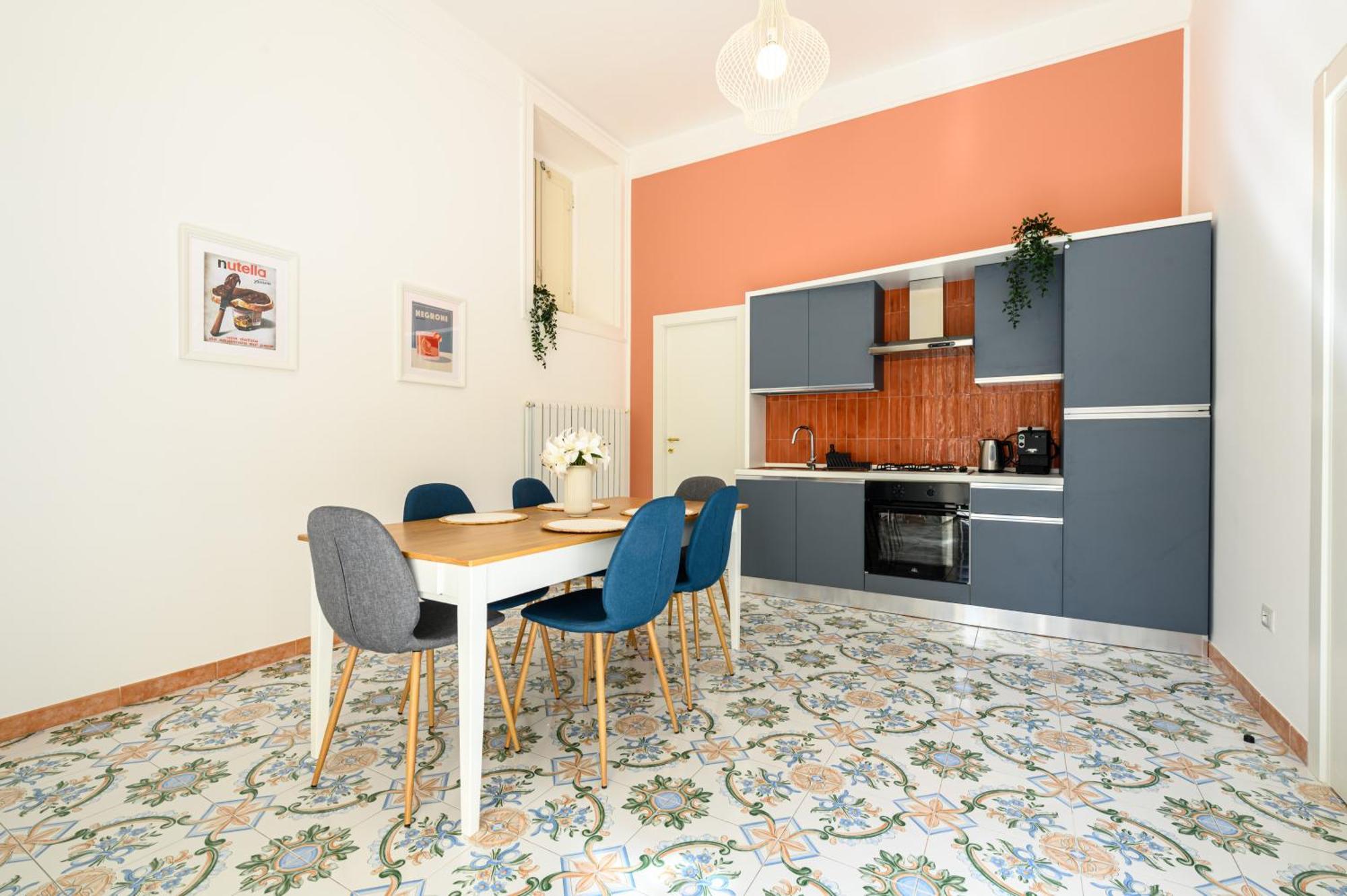 121 Charming Naples